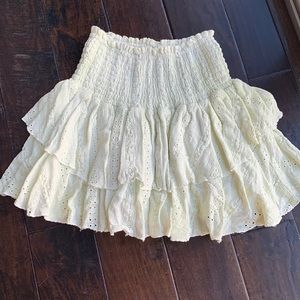 Vici ruffled skirt with LoveShackFancy vibes.